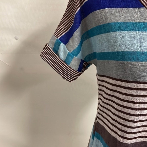 WOMEN’S striped V-neck short sleeve pocket T-shirt. Size S - Picture 3 of 4